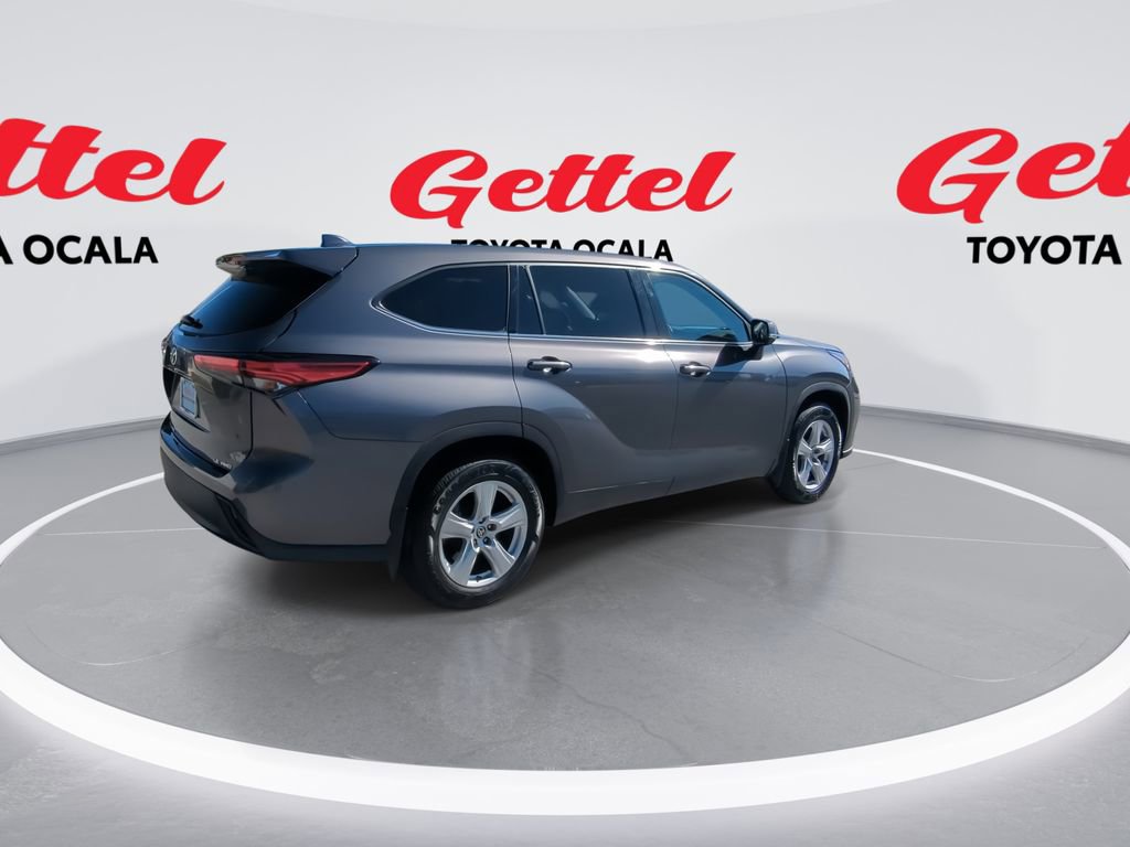 Used 2021 Toyota Highlander LE image 8