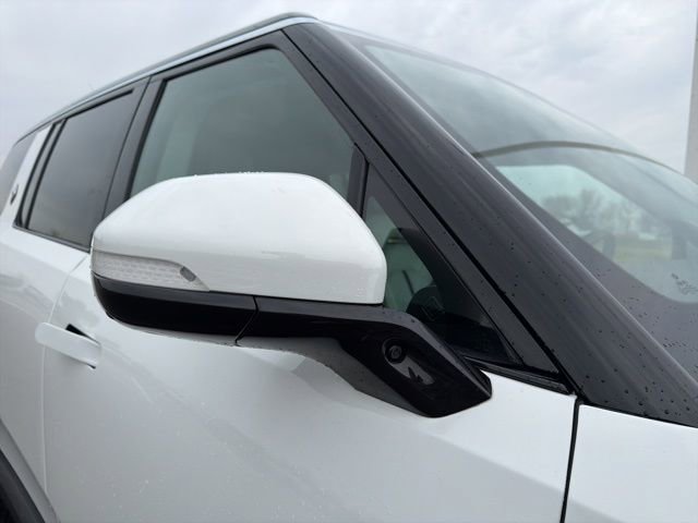 Used 2024 Rivian R1S Adventure image 8