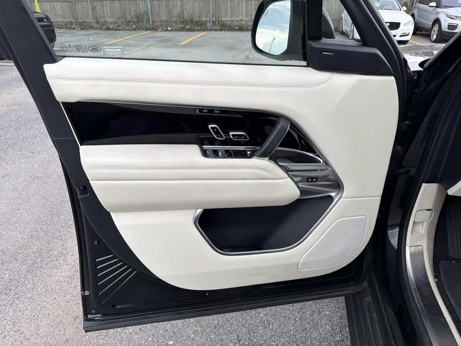 Used 2023 Land Rover Range Rover SE AWD/4WD image 19