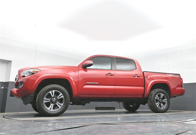 Used 2017 Toyota Tacoma TRD Sport w/ Tow Package (A/T) image 44