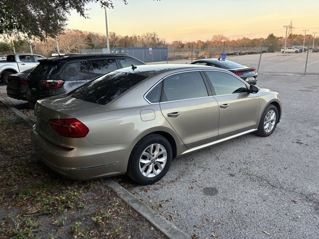 Used 2016 Volkswagen Passat 1.8T S image 8
