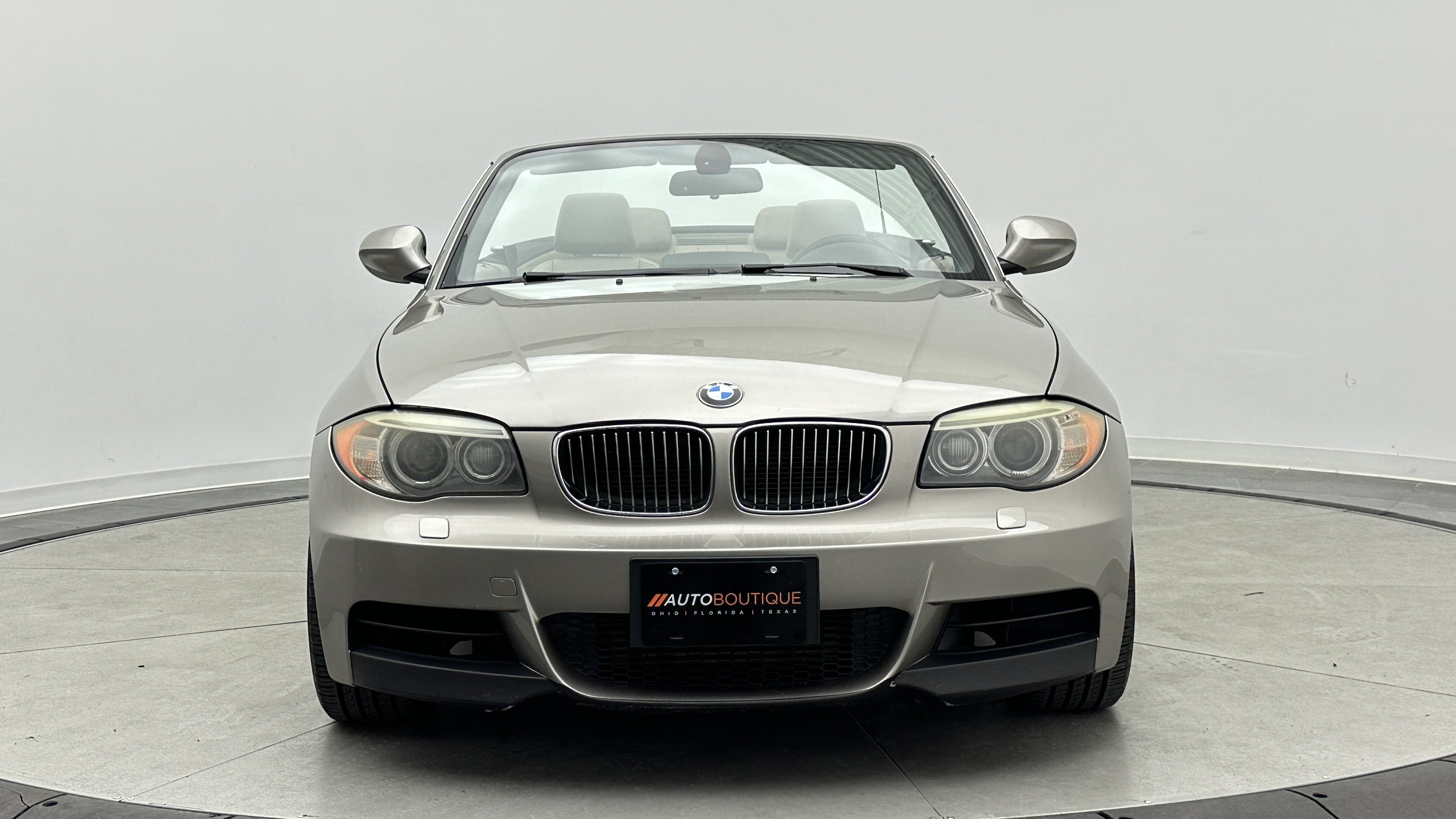 Used 2012 BMW 135i Convertible RWD image 2