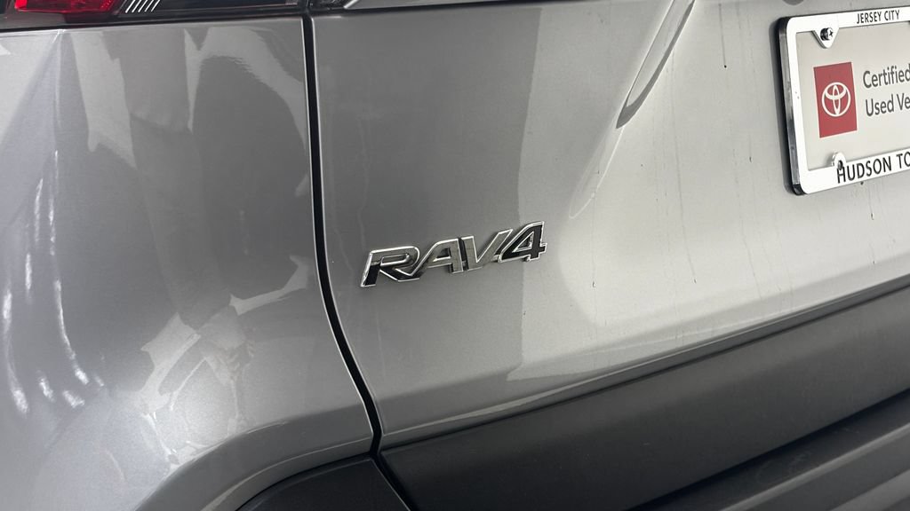 Used 2025 Toyota RAV4 XLE AWD/4WD image 6