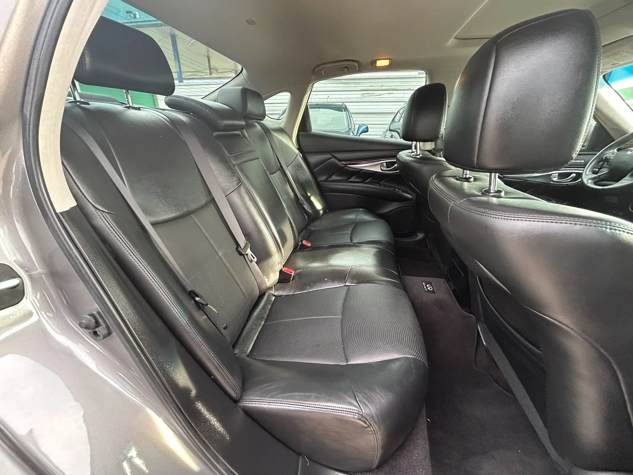 Used 2012 INFINITI M37 w/ Premium Pkg RWD image 18