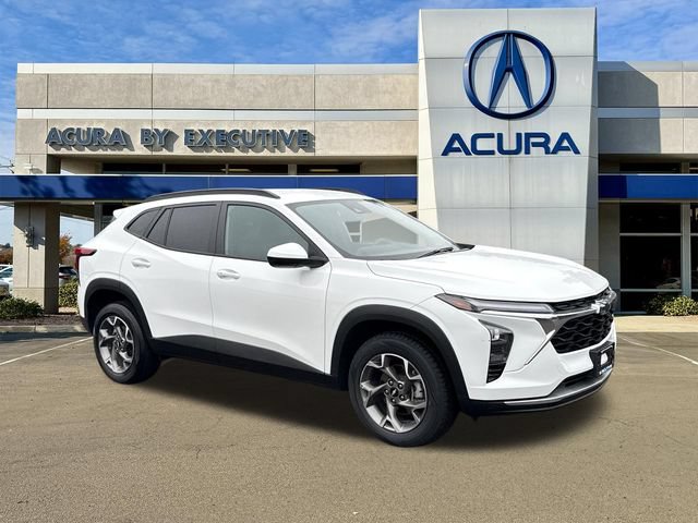 Used 2024 Chevrolet Trax LT w/ Driver Confidence Package FWD image 1
