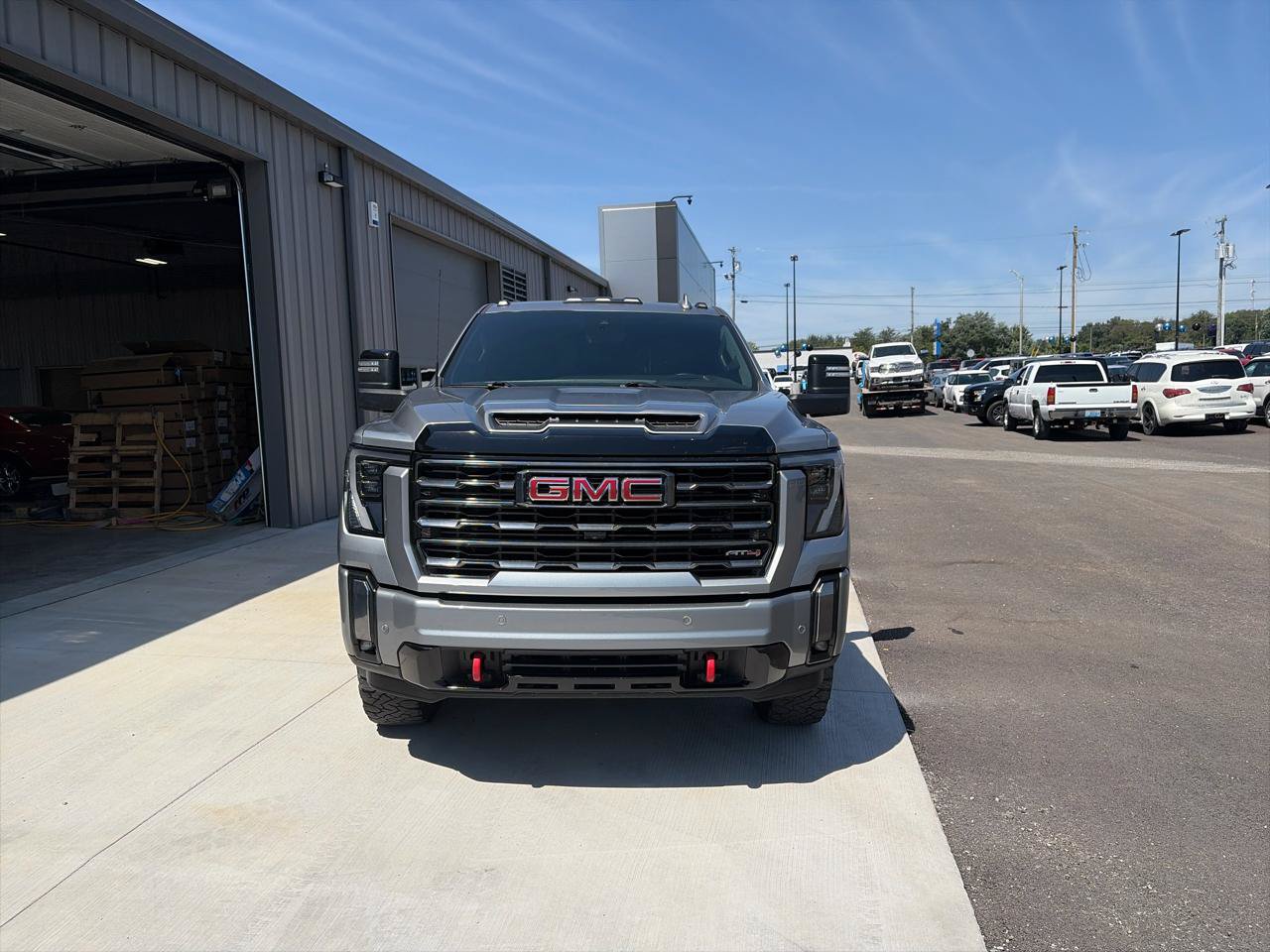 Used 2024 GMC Sierra 2500 AT4 w/ AT4 Premium Plus Package AWD/4WD image 8