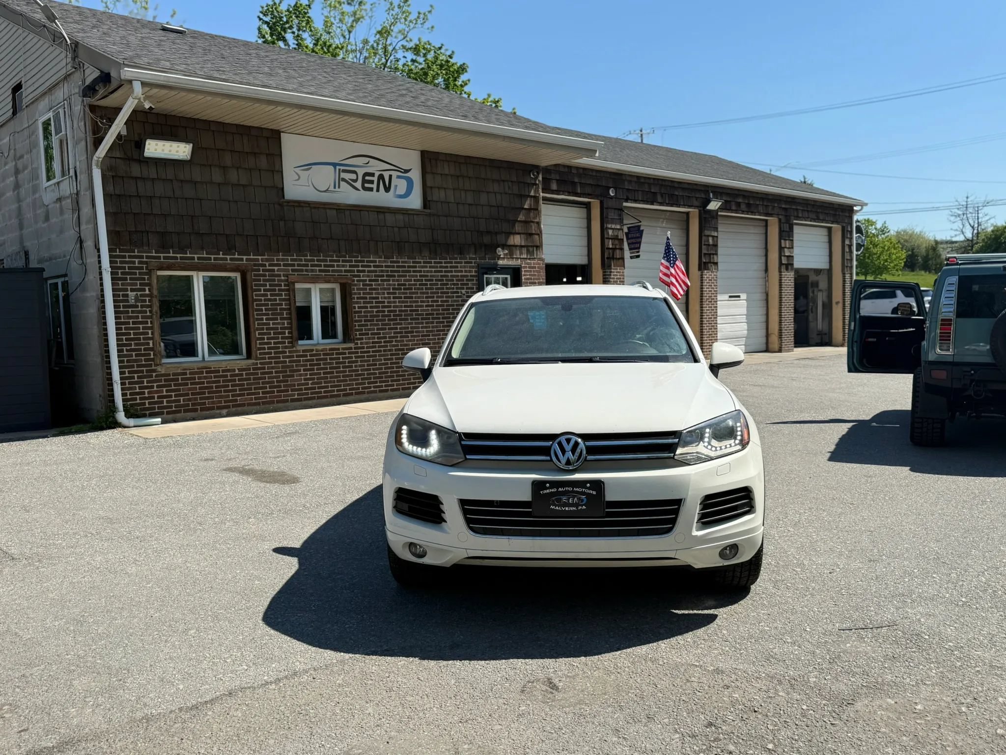 Used 2012 Volkswagen Touareg Sport AWD/4WD image 2
