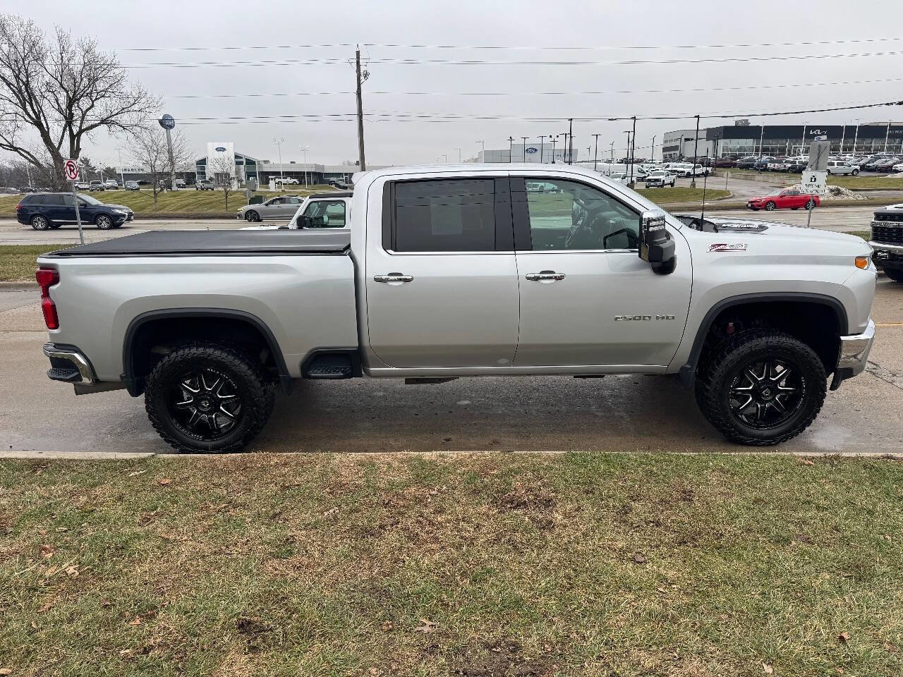 Used 2023 Chevrolet Silverado 2500 LTZ w/ LTZ Plus Package image 6