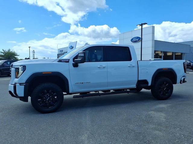 Used 2025 GMC Sierra 2500 AT4 AWD/4WD image 8