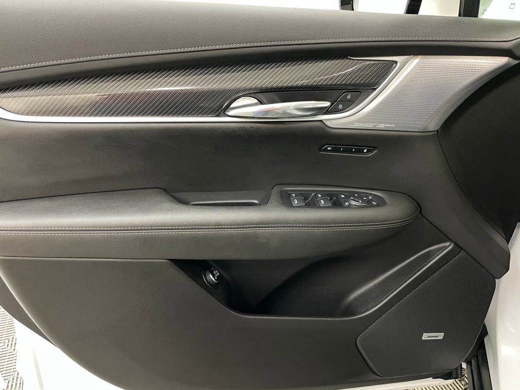 Used 2024 Cadillac XT6 Sport w/ Technology Package image 30