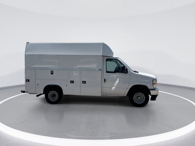 New 2026 Ford E-350 and Econoline 350 Super Duty w/ Power Equipment Group RWD image 9