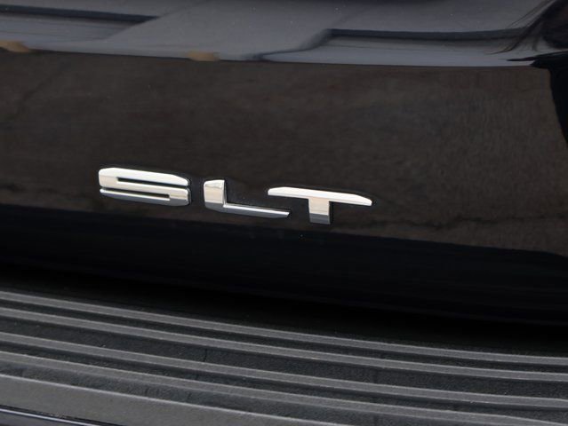 Used 2022 GMC Yukon SLT w/ SLT Premium Package image 20
