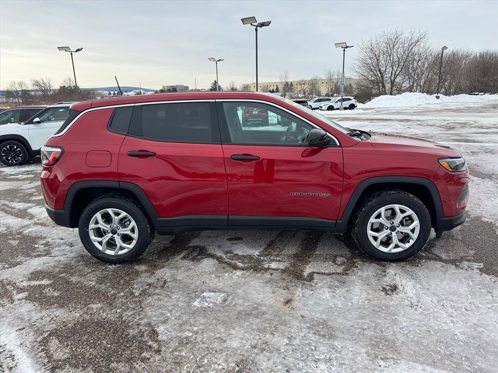 Used 2025 Jeep Compass Sport image 2