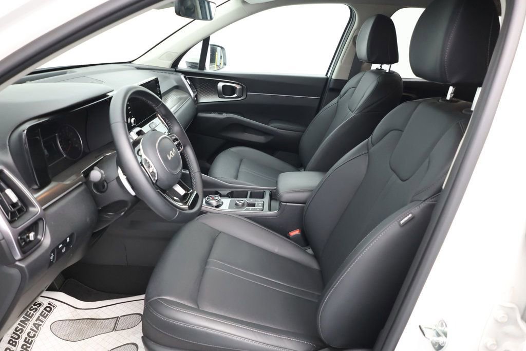 Used 2024 Kia Sorento EX image 15