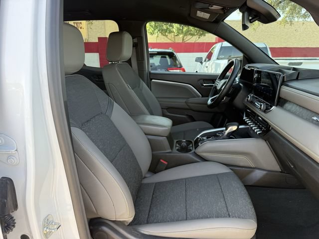 Used 2024 Chevrolet Colorado ZR2 w/ Safety Package AWD/4WD image 30