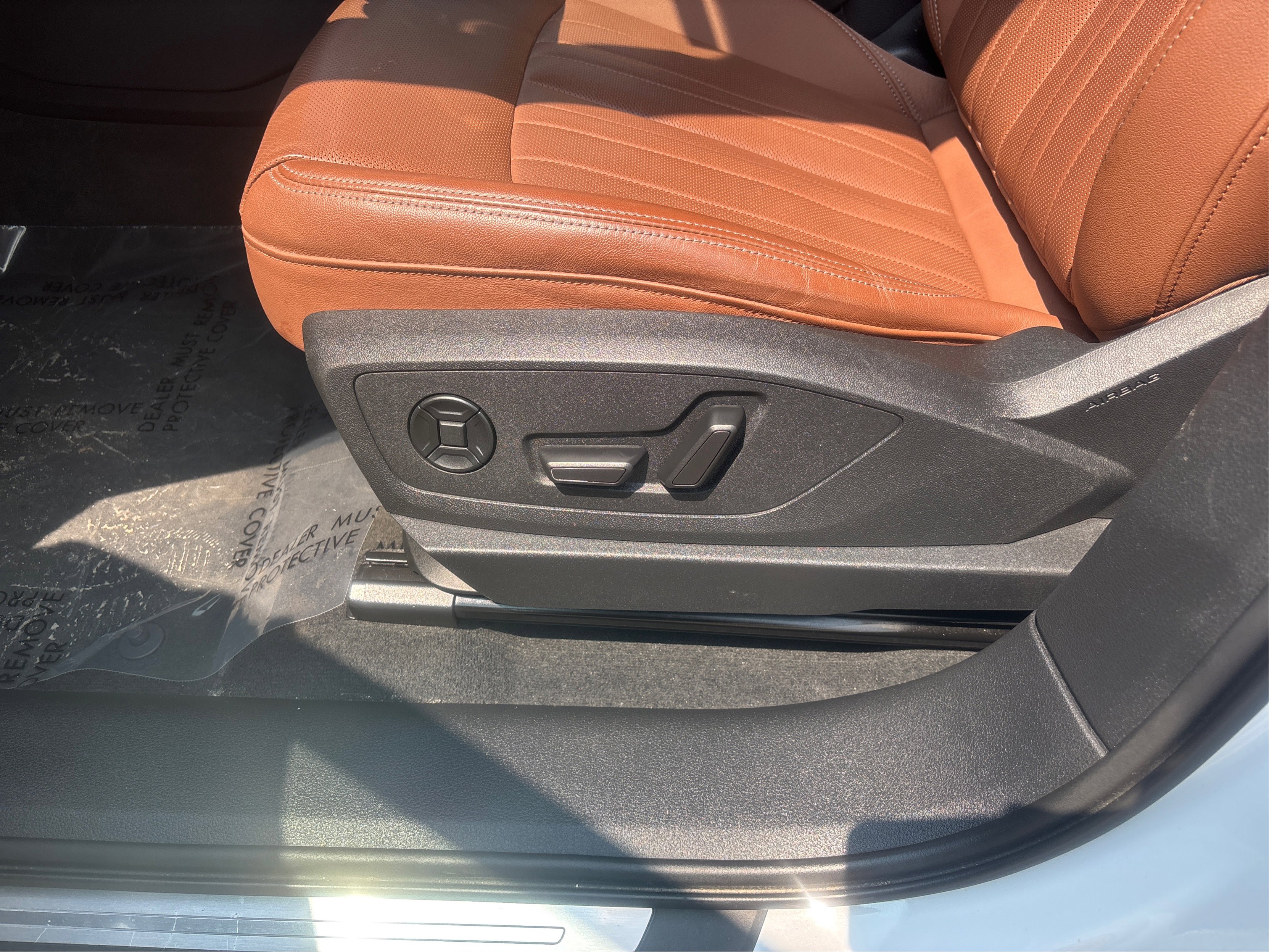 Used 2024 Audi Q8 e-tron Premium Plus w/ Premium Plus Package image 55