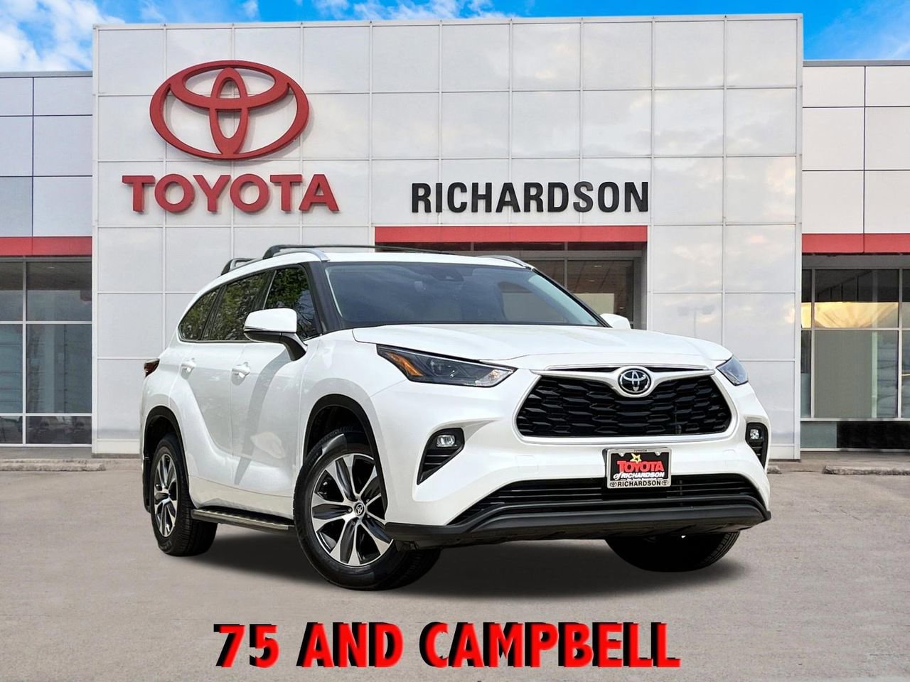 Used 2022 Toyota Highlander XLE image 1