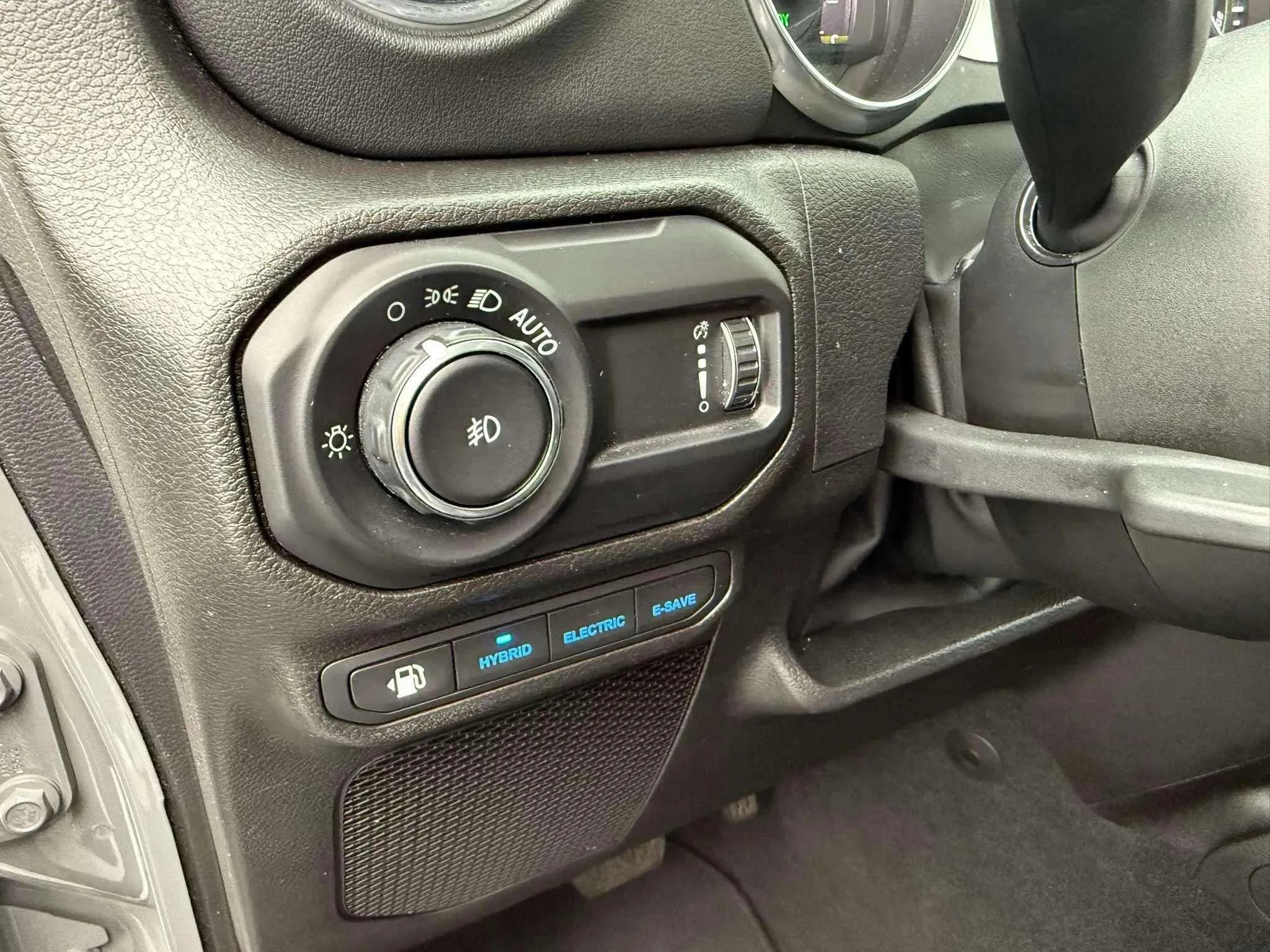 Used 2023 Jeep Wrangler Unlimited Sahara image 13