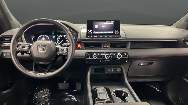 Used 2023 Honda Pilot Sport image 11