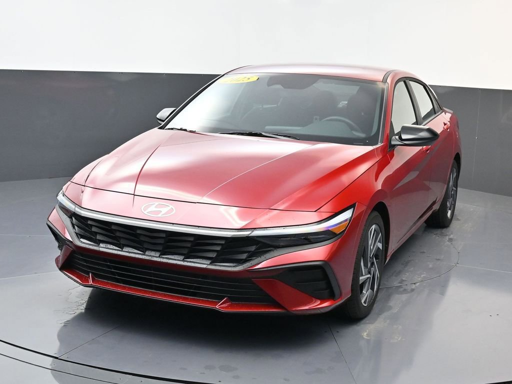 Certified 2025 Hyundai Elantra Sport image 8
