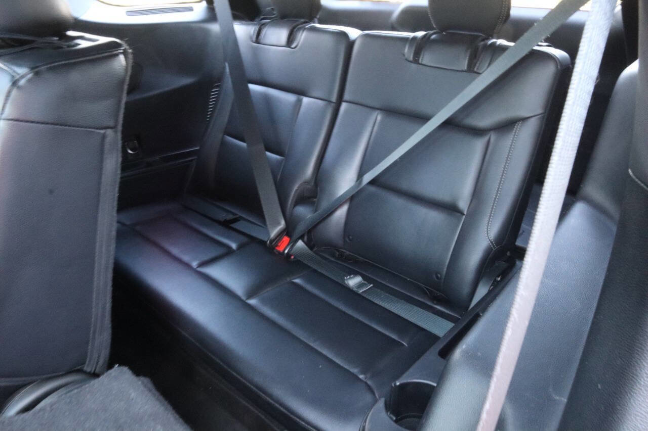 Used 2020 Ford Explorer XLT image 9