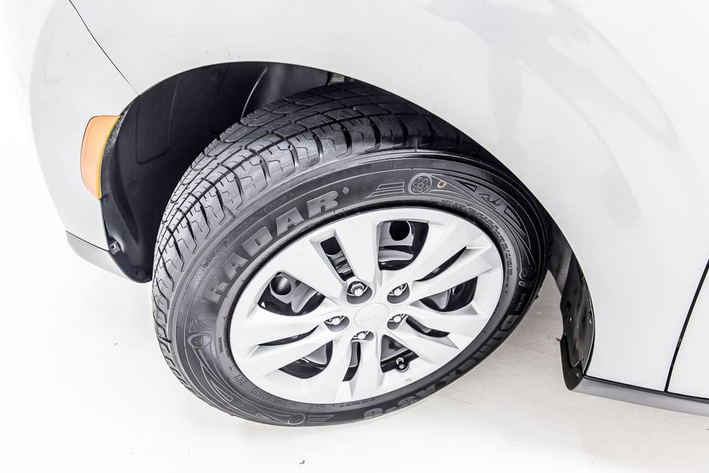 Used 2023 Kia Soul LX FWD image 12