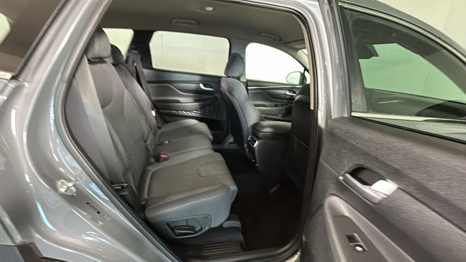 Used 2023 Hyundai Santa Fe SE w/ Cargo Package AWD/4WD image 34
