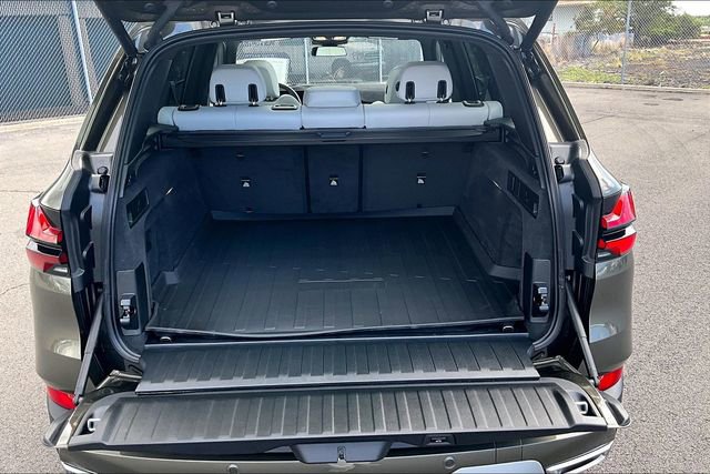 Used 2025 BMW X5 xDrive40i w/ Parking Assistance Package image 34