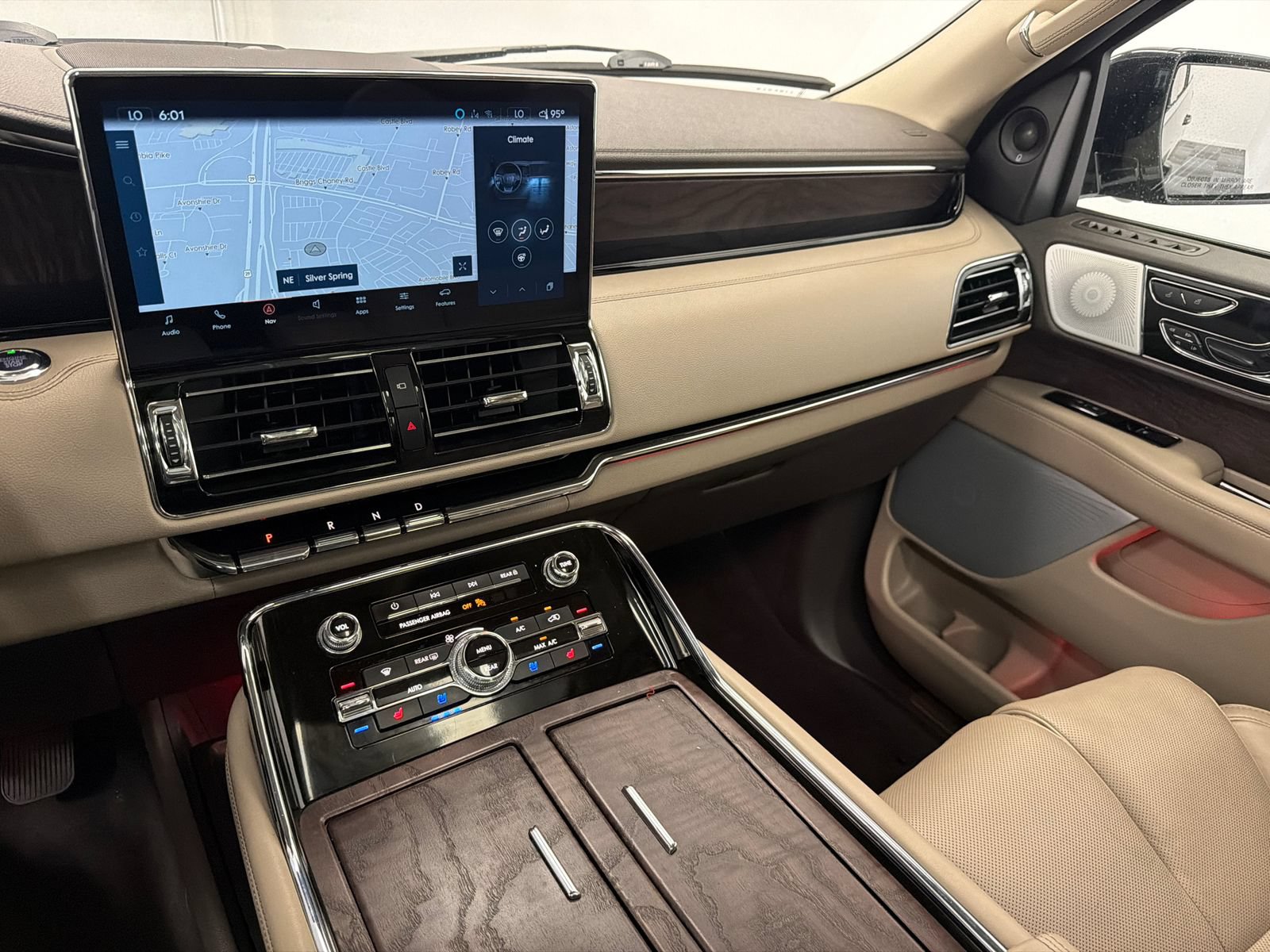 Certified 2024 Lincoln Navigator L Reserve AWD/4WD image 29