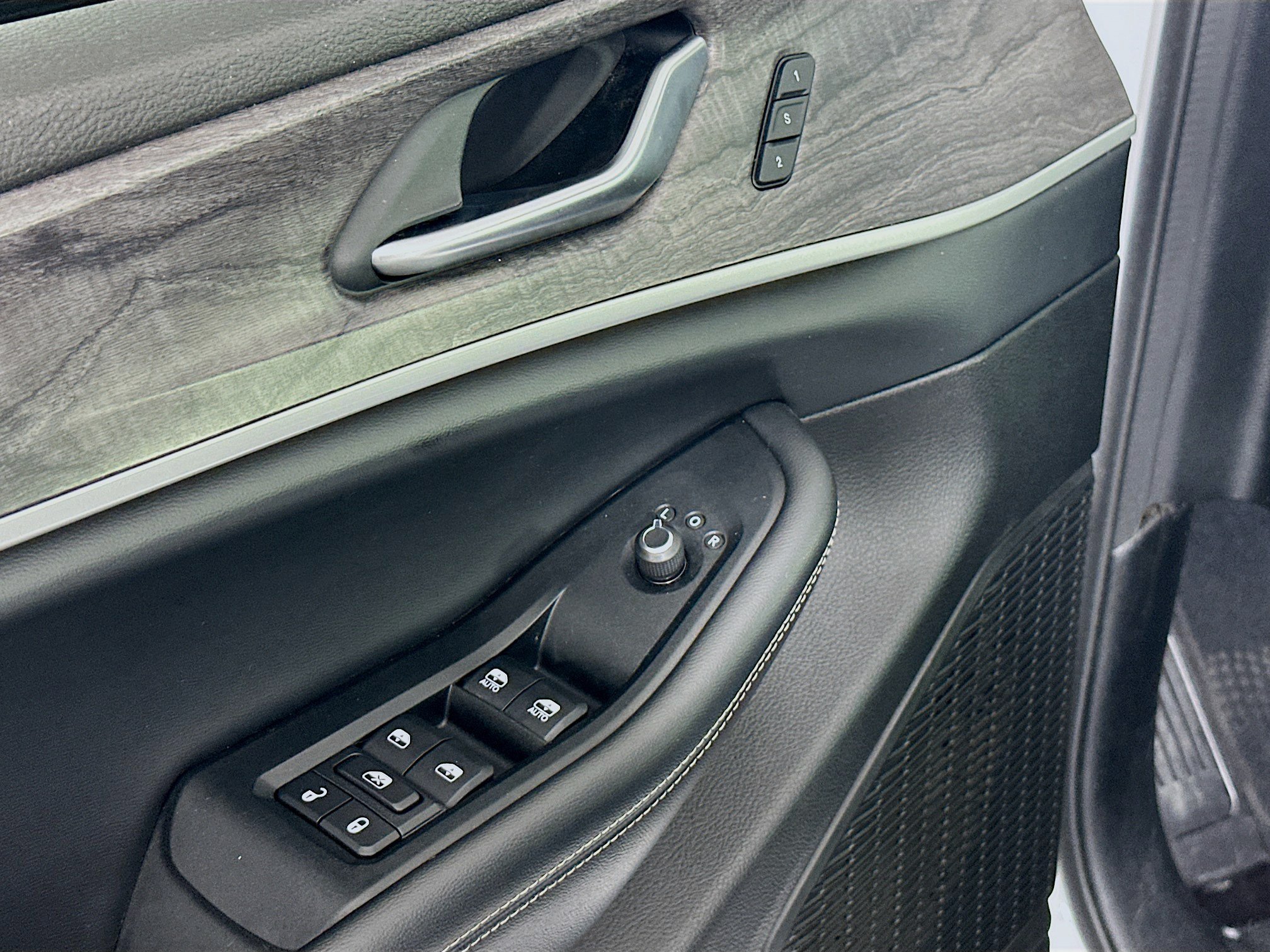 Used 2023 Jeep Grand Cherokee Limited RWD image 15