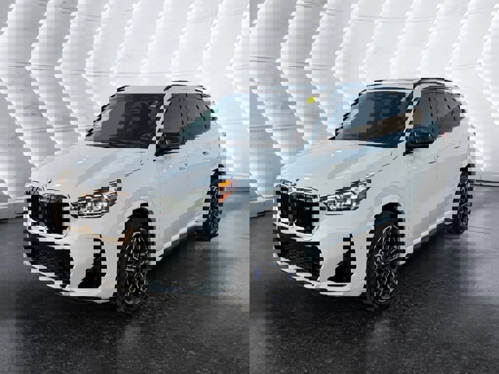 Used 2025 BMW X1 M35i w/ Premium Package image 5