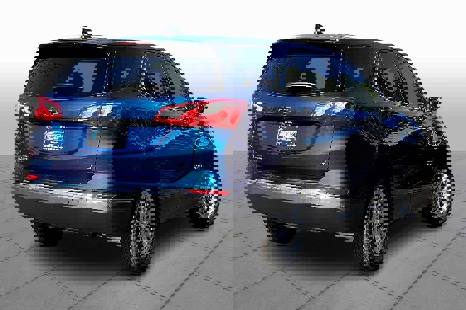 Used 2020 Chevrolet Equinox LT w/ Driver Convenience Package image 13