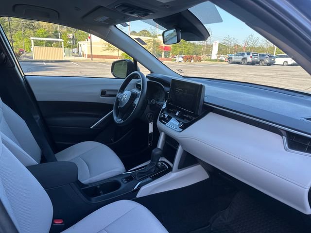 Used 2023 Toyota Corolla Cross L image 12