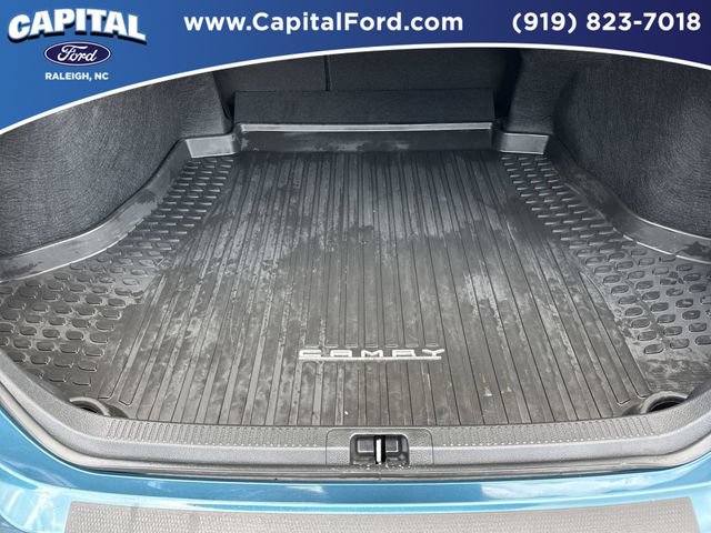 Used 2025 Toyota Camry SE w/ Convenience Package FWD image 16