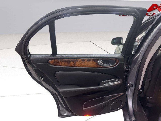 Used 2008 Jaguar XJ8 image 24
