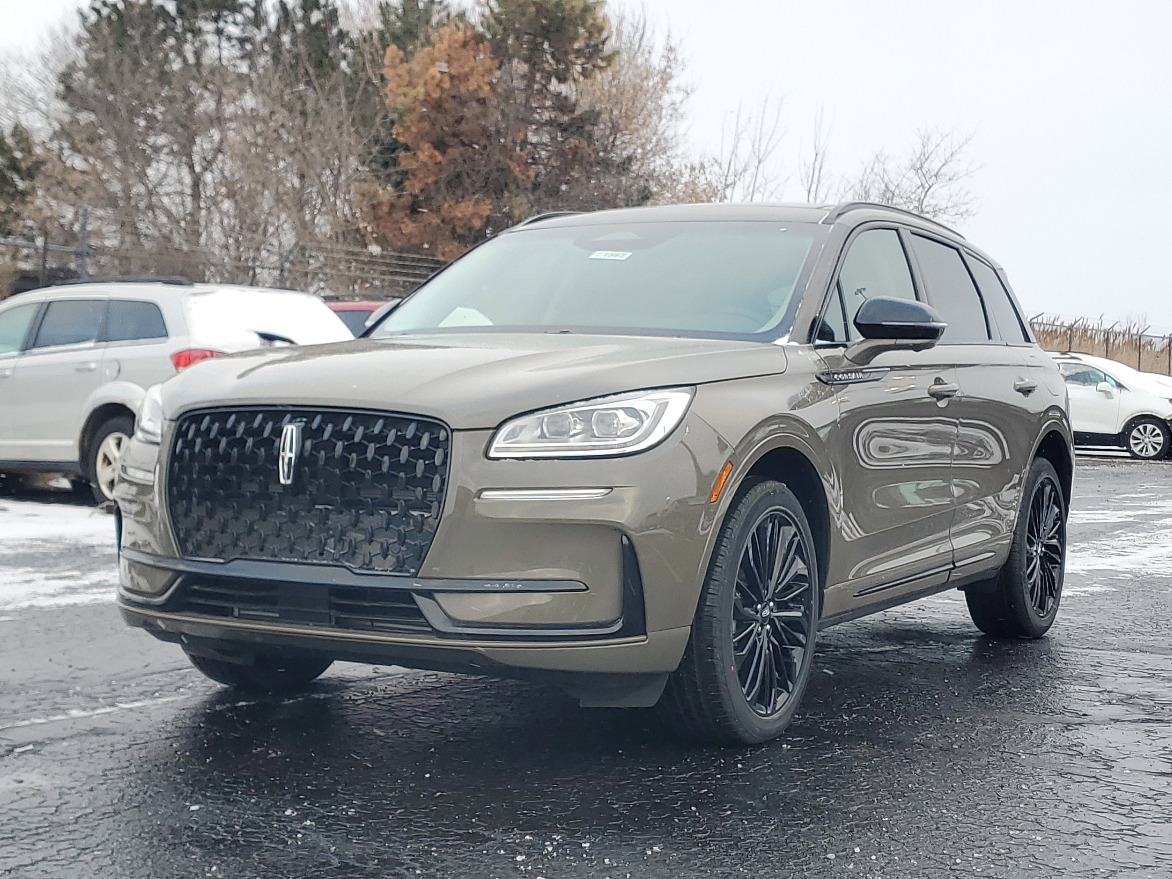 New 2025 Lincoln Corsair Reserve w/ Jet Appearance Package image 2