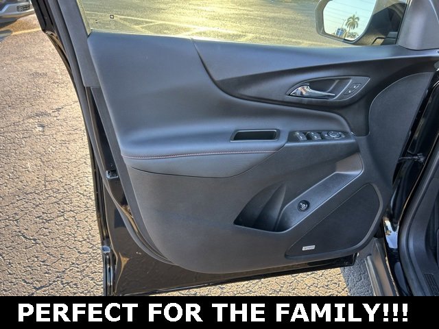 Used 2023 Chevrolet Equinox RS w/ RS Leather Package image 12