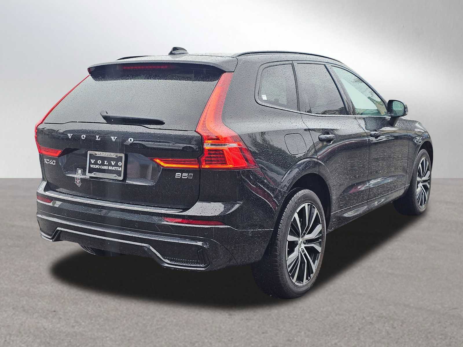 Certified 2024 Volvo XC60 B5 Plus w/ Protection Package Premier AWD/4WD image 3