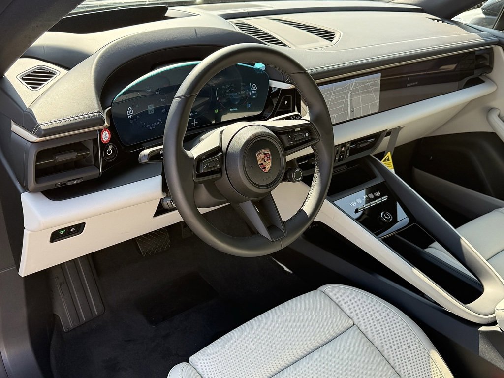 New 2024 Porsche Macan 4 Electric image 4