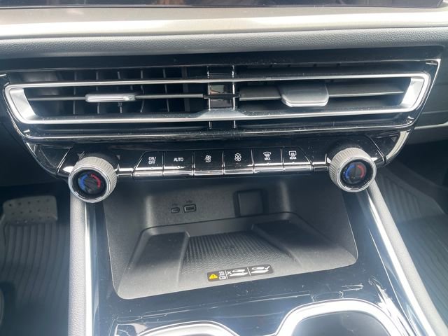 New 2026 Chevrolet Traverse LT w/ Midnight/Sport Edition AWD/4WD image 19