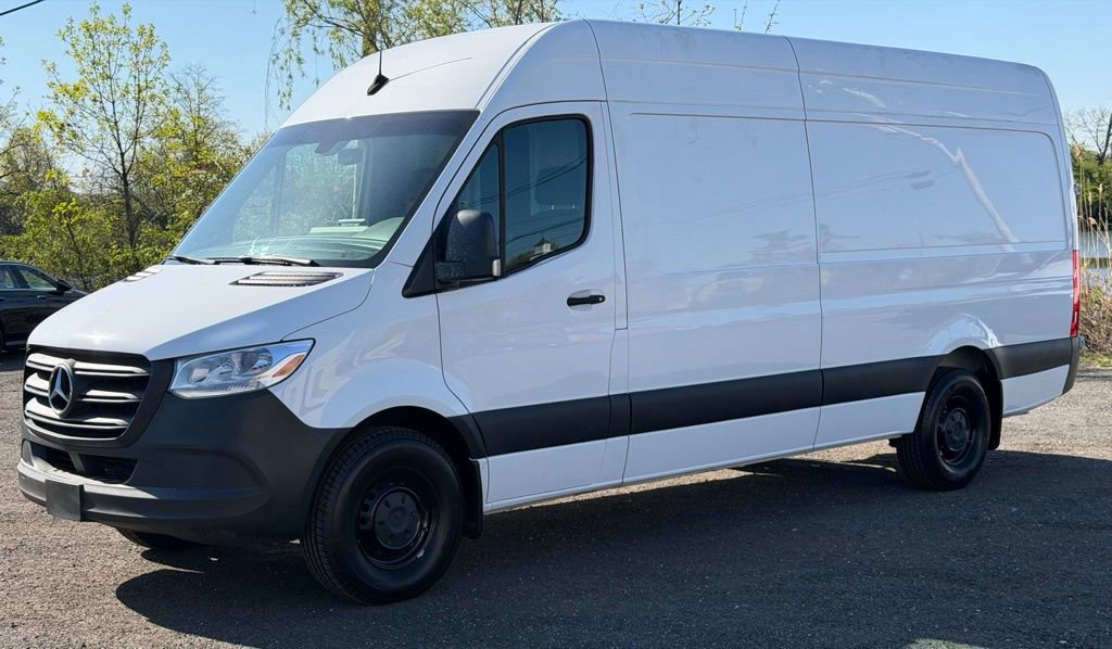 Used 2022 Mercedes-Benz Sprinter 2500 image 9