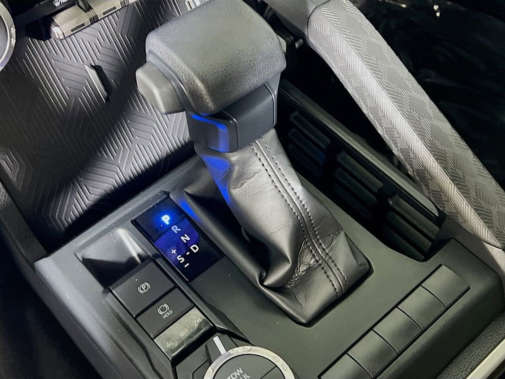 Certified 2025 Toyota 4Runner SR5 AWD/4WD image 16