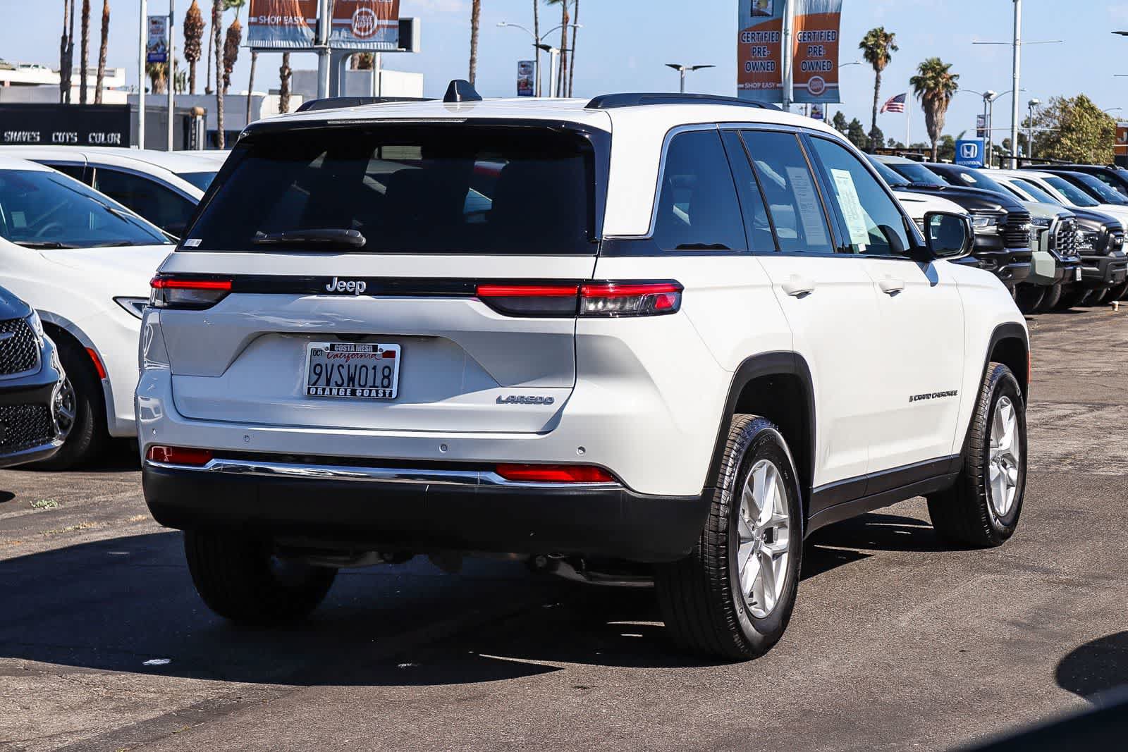 Used 2025 Jeep Grand Cherokee Laredo X RWD image 4