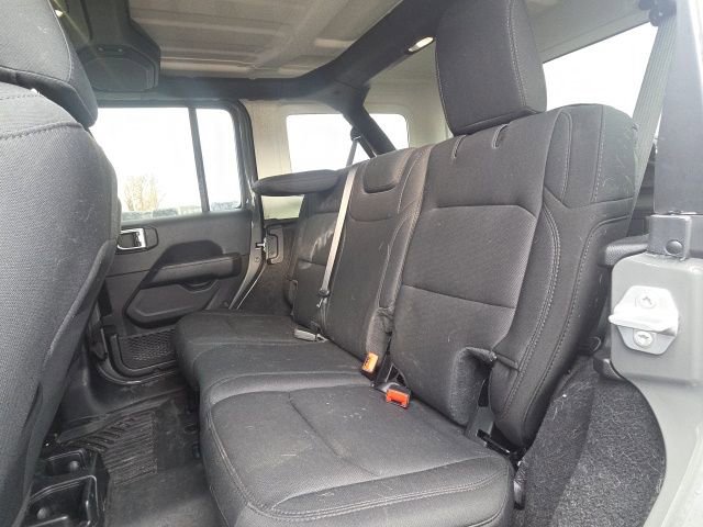Used 2020 Jeep Wrangler Unlimited Sahara image 19