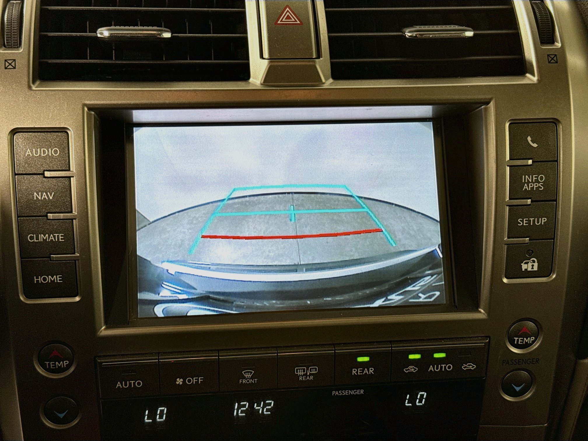 Used 2020 Lexus GX 460 Premium w/ Premium Package AWD/4WD image 17