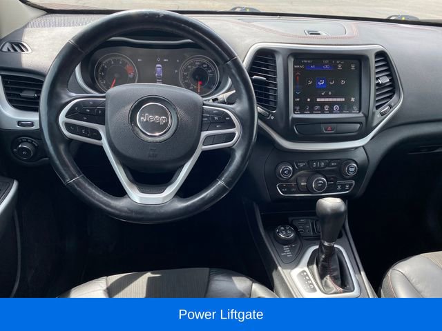 Used 2018 Jeep Cherokee Trailhawk w/ Cold Weather Group AWD/4WD image 7