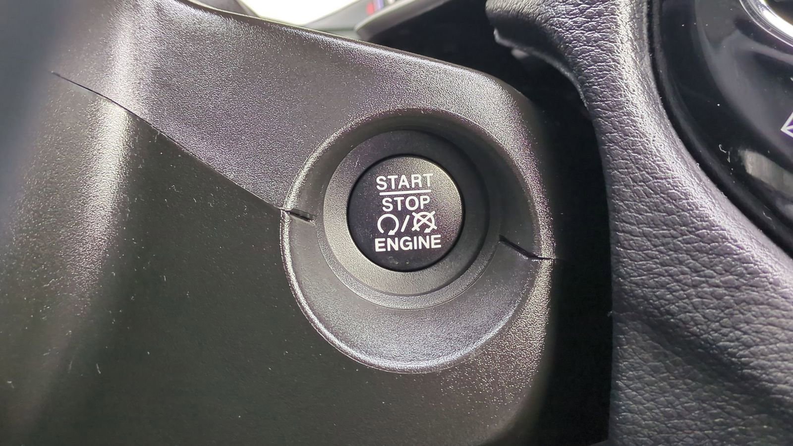 Used 2020 Jeep Compass Limited image 28