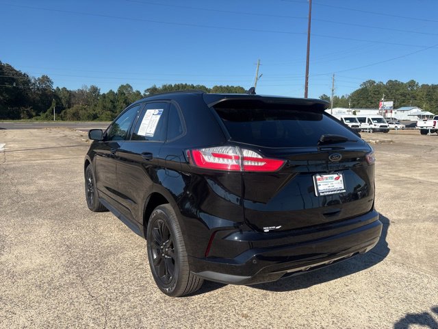 Used 2022 Ford Edge SE w/ Black Appearance Package image 6
