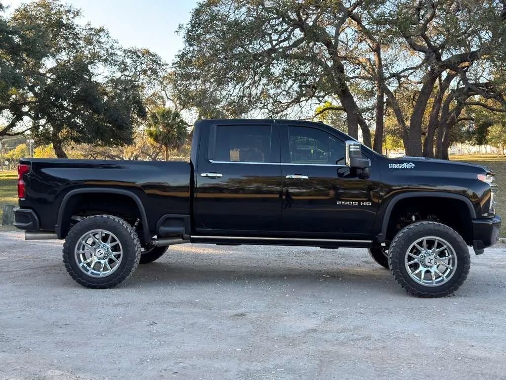 Used 2023 Chevrolet Silverado 2500 High Country w/ Safety Package II image 70