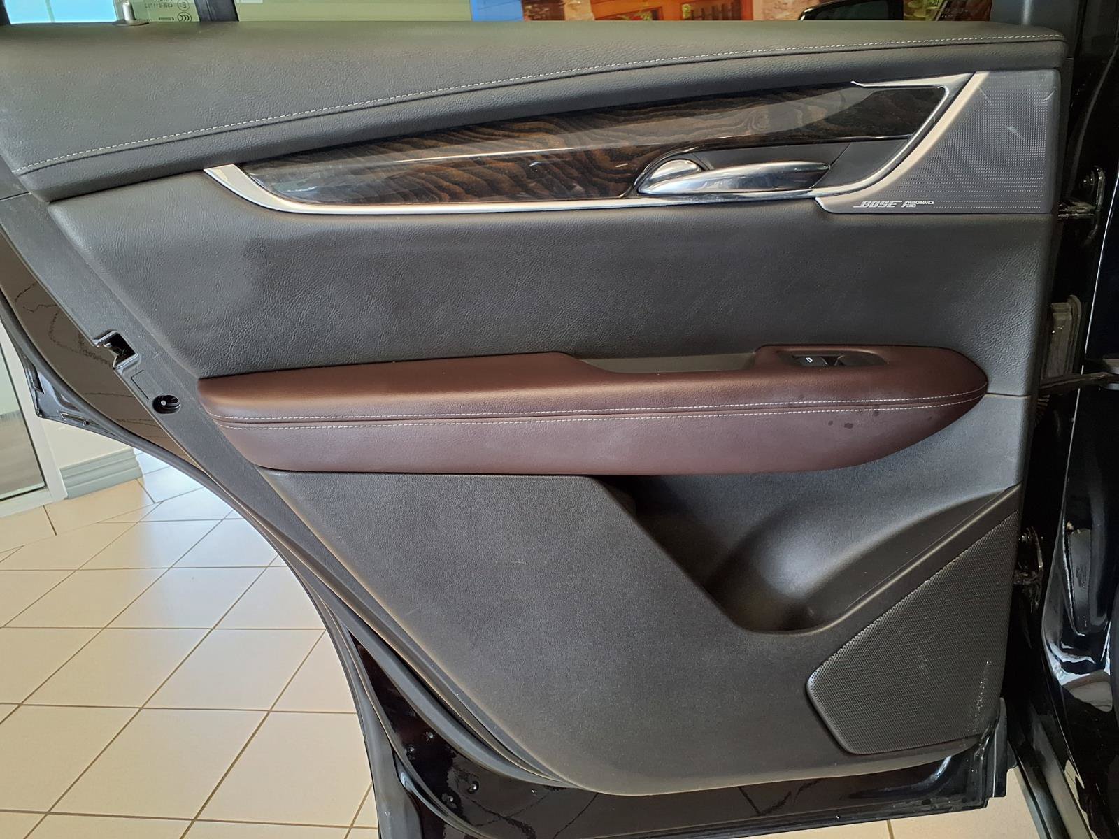 Used 2020 Cadillac XT6 Premium Luxury FWD image 17